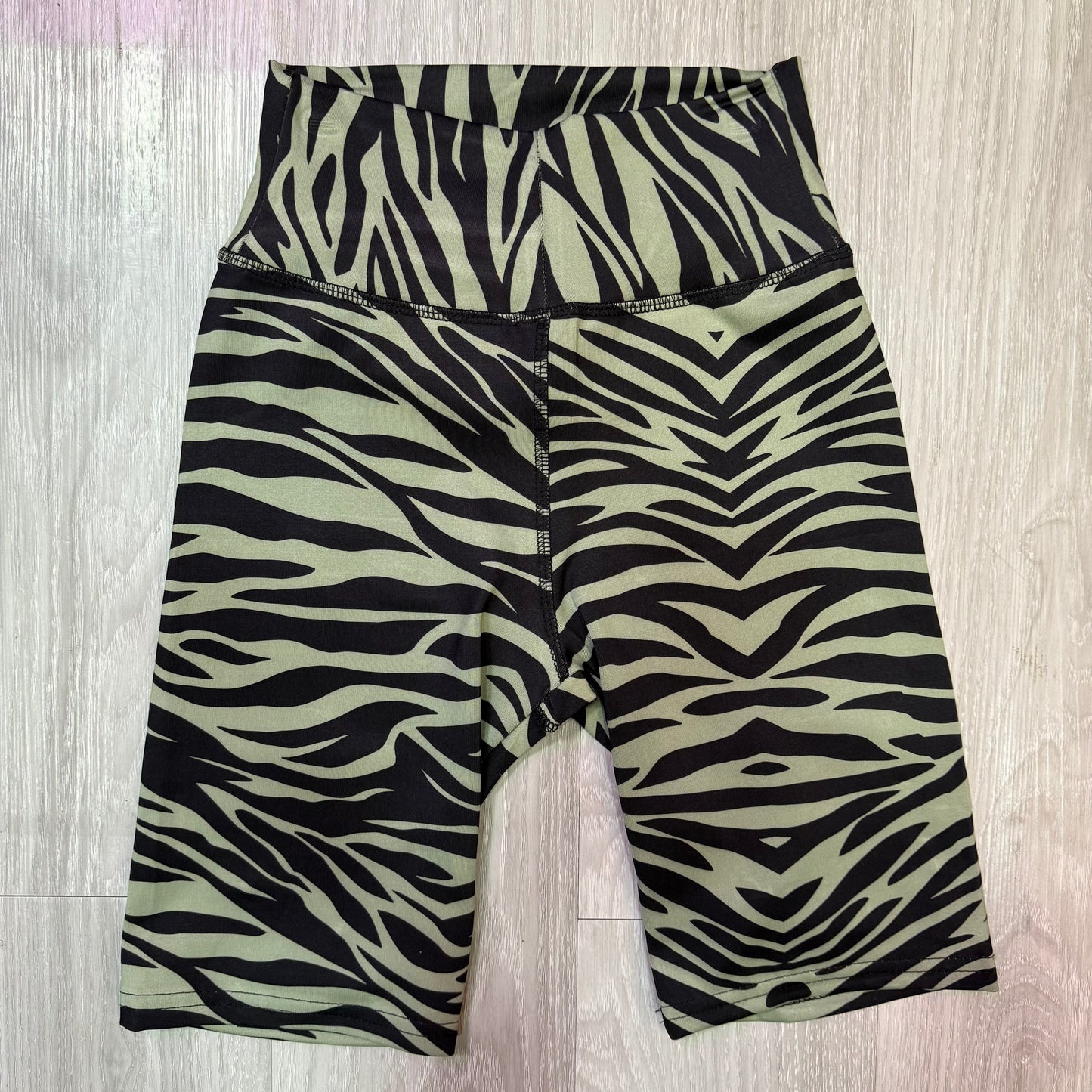 Short biker suplex talla M