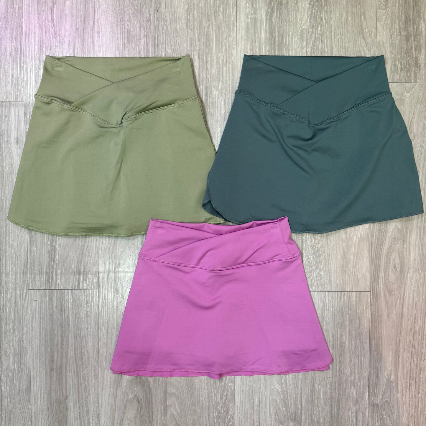 Falda short pretina cruzada