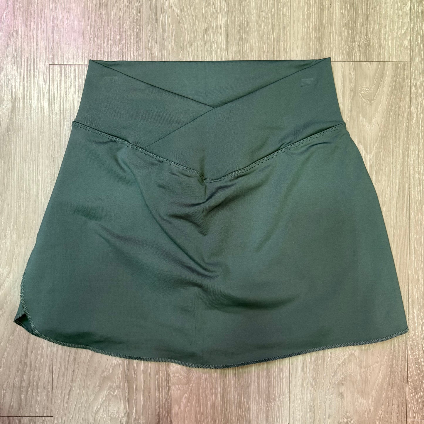 Falda short pretina cruzada